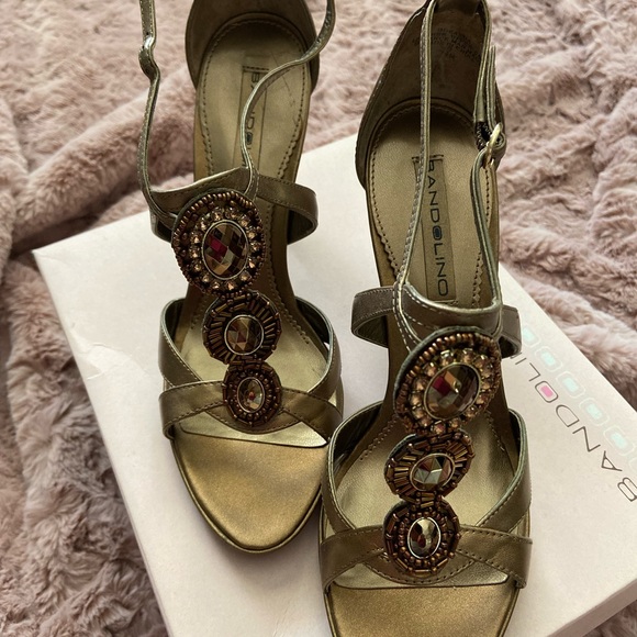 Brand New with Box Bronze Bandolino Strappy heels - Picture 3 of 6